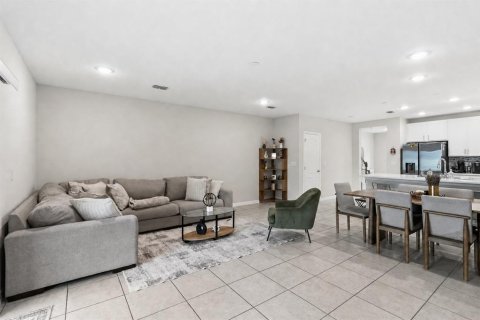 Adosado en venta en Kissimmee, Florida, 3 dormitorios, 163.69 m2 № 2123555 - foto 8