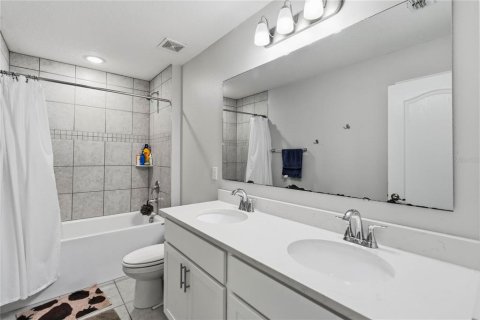 Adosado en venta en Kissimmee, Florida, 3 dormitorios, 163.69 m2 № 2123555 - foto 21