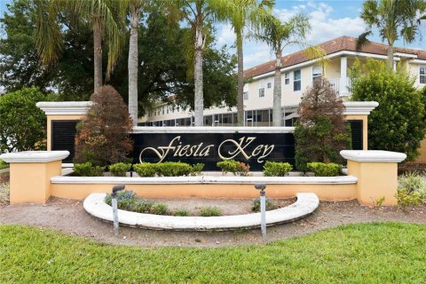 Adosado en venta en Kissimmee, Florida, 3 dormitorios, 163.69 m2 № 2123555 - foto 4