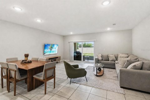 Adosado en venta en Kissimmee, Florida, 3 dormitorios, 163.69 m2 № 2123555 - foto 7