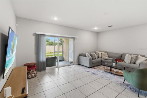 Adosado en venta en Kissimmee, Florida, 3 dormitorios, 163.69 m2 № 2123555 - foto 9