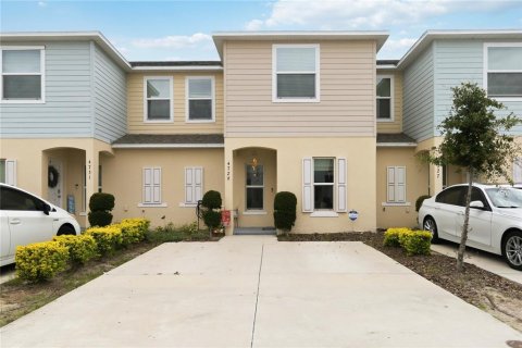 Adosado en venta en Kissimmee, Florida, 3 dormitorios, 163.69 m2 № 2123555 - foto 2