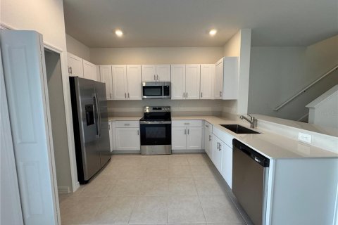 Townhouse in San Antonio, Florida 3 bedrooms, 151.8 sq.m. № 1919208 - photo 12