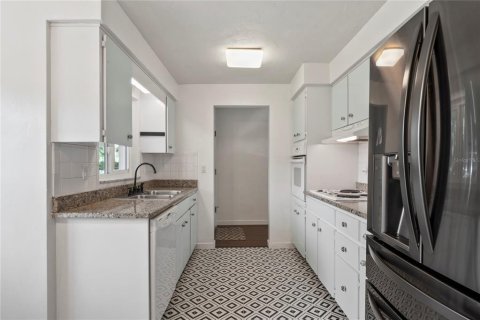 Casa en alquiler en Clearwater, Florida, 3 dormitorios, 130.81 m2 № 1903438 - foto 10