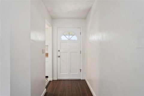 Casa en alquiler en Clearwater, Florida, 3 dormitorios, 130.81 m2 № 1903438 - foto 2