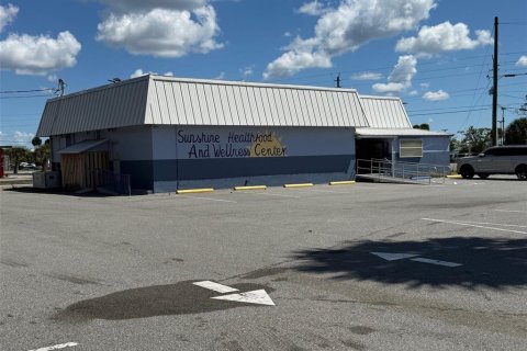 Commercial property in Titusville, Florida 260.13 sq.m. № 2212649 - photo 9