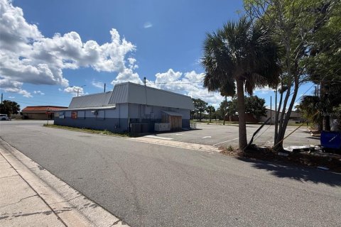 Commercial property in Titusville, Florida 260.13 sq.m. № 2212649 - photo 4
