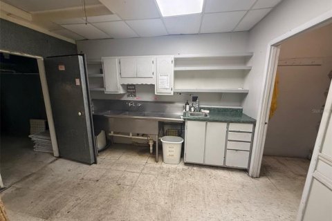 Commercial property in Titusville, Florida 260.13 sq.m. № 2212649 - photo 14
