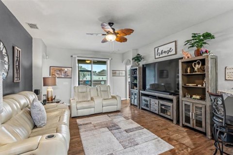 House in Lakeland, Florida 3 bedrooms, 150.13 sq.m. № 2157555 - photo 6
