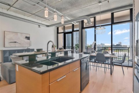 Condo in Saint Petersburg, Florida, 1 bedroom  № 2391346 - photo 13
