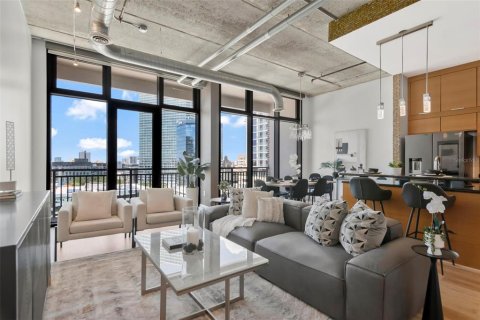 Condo in Saint Petersburg, Florida, 1 bedroom  № 2391346 - photo 4