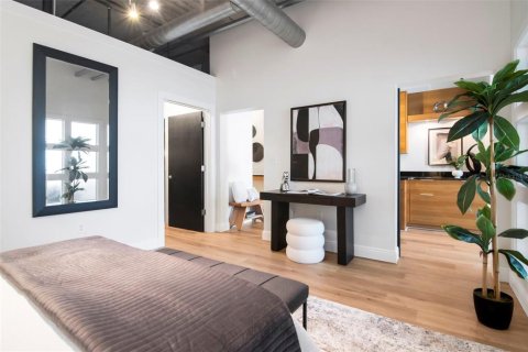 Condo in Saint Petersburg, Florida, 1 bedroom  № 2391346 - photo 23
