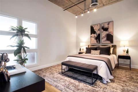 Condo in Saint Petersburg, Florida, 1 bedroom  № 2391346 - photo 20