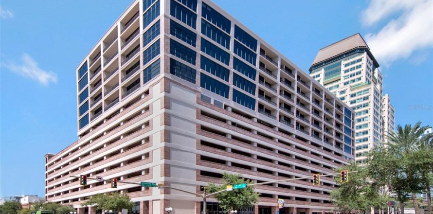 Condo in Saint Petersburg, Florida, 1 bedroom  № 2391346