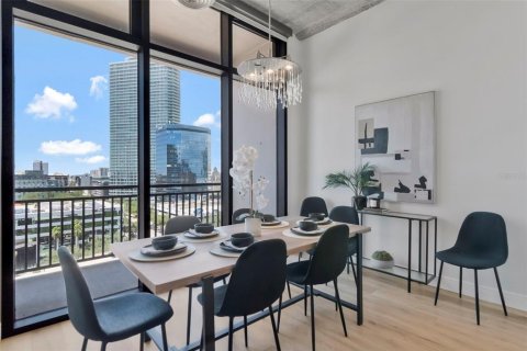Condo in Saint Petersburg, Florida, 1 bedroom  № 2391346 - photo 12