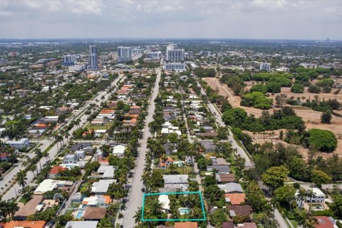 Купить виллу или дом в Холливуд, Флорида 4 спальни, 236.99м2, № 1210363 - фото 1