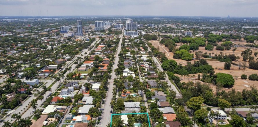 Casa en Hollywood, Florida 4 dormitorios, 236.99 m2 № 1210363