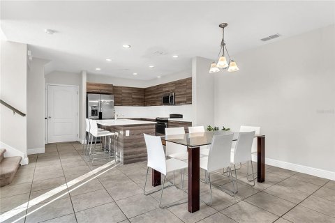 Touwnhouse à louer à Haines City, Floride: 3 chambres, 167.41 m2 № 2105407 - photo 5
