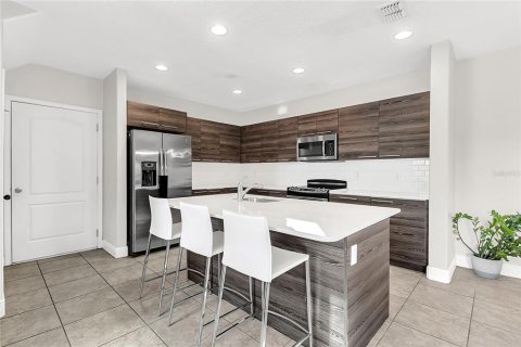 Touwnhouse à louer à Haines City, Floride: 3 chambres, 167.41 m2 № 2105407 - photo 4