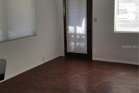 Villa ou maison à louer à New Port Richey, Floride: 1 chambre, 70.61 m2 № 1901155 - photo 4