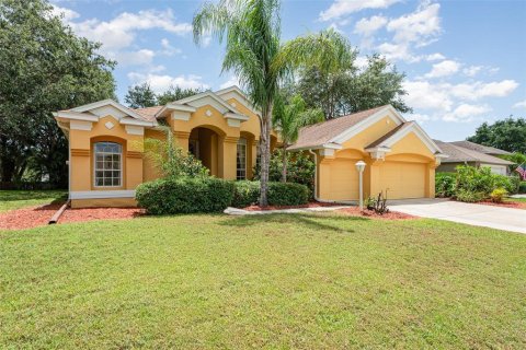 House in Merrit Island, Florida 4 bedrooms, 243.96 sq.m. № 1775069 - photo 1
