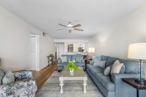 Copropriété à vendre à Stuart, Floride: 2 chambres, 93.27 m2 № 2393239 - photo 13