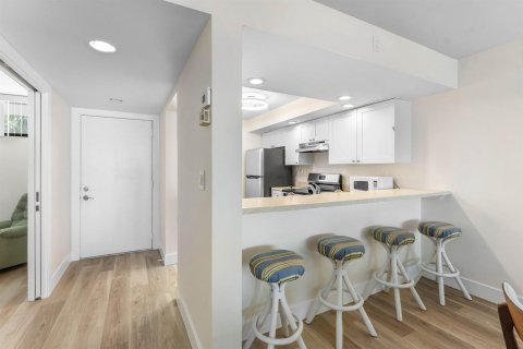 Copropriété à vendre à Stuart, Floride: 2 chambres, 93.27 m2 № 2393239 - photo 2