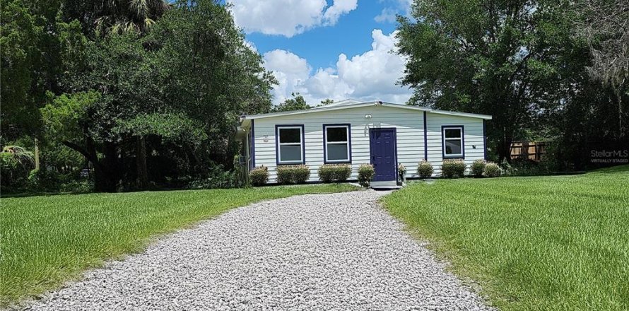 House in Crystal River, Florida 3 bedrooms, 127.09 sq.m. № 1886455