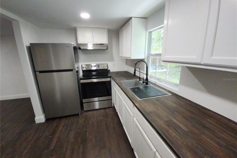 House in Crystal River, Florida 3 bedrooms, 127.09 sq.m. № 1886455 - photo 7