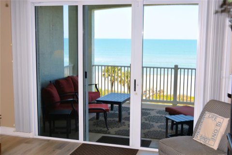 Condo in Palm Coast, Florida, 3 bedrooms № 2232301 - photo 8
