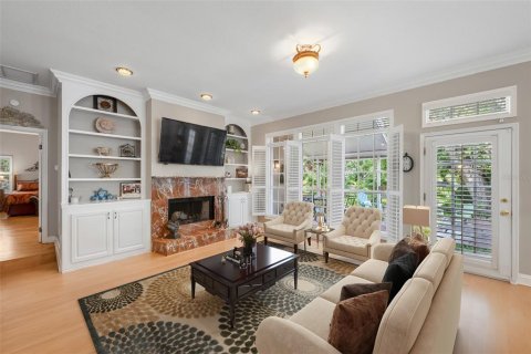 House in Tampa, Florida 4 bedrooms, 251.11 sq.m. № 2396281 - photo 9