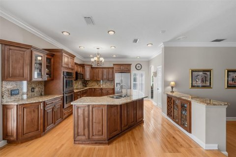 House in Tampa, Florida 4 bedrooms, 251.11 sq.m. № 2396281 - photo 6