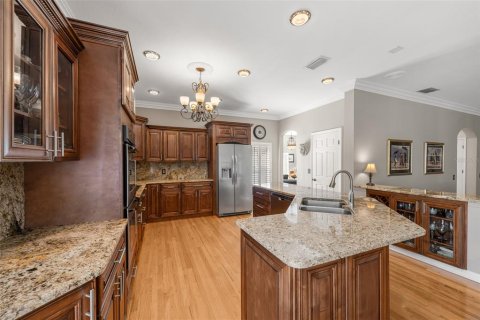 House in Tampa, Florida 4 bedrooms, 251.11 sq.m. № 2396281 - photo 5