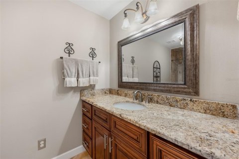 House in Tampa, Florida 4 bedrooms, 251.11 sq.m. № 2396281 - photo 20