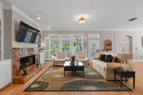 House in Tampa, Florida 4 bedrooms, 251.11 sq.m. № 2396281 - photo 10