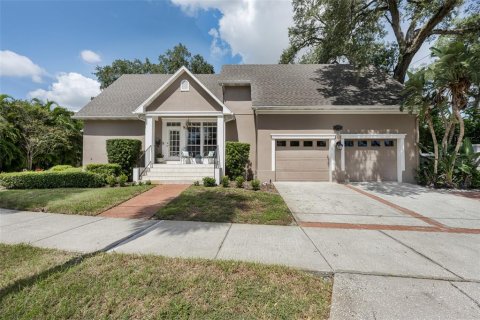 House in Tampa, Florida 4 bedrooms, 251.11 sq.m. № 2396281 - photo 26