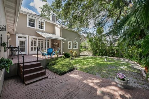House in Tampa, Florida 4 bedrooms, 251.11 sq.m. № 2396281 - photo 24
