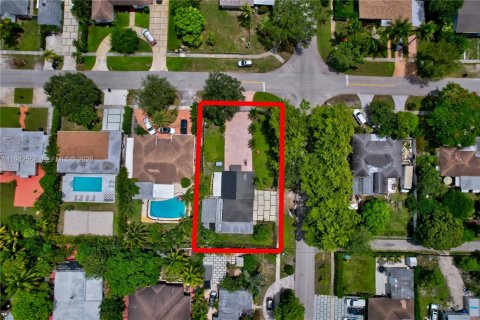 Casa en venta en North Miami, Florida, 4 dormitorios, 122.26 m2 № 1999990 - foto 25