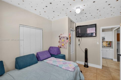 Casa en venta en North Miami, Florida, 4 dormitorios, 122.26 m2 № 1999990 - foto 11