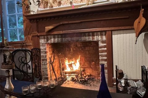 House in Coral Gables, Florida 2 bedrooms, 157 sq.m. № 1945003 - photo 6