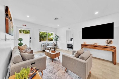 Villa ou maison à vendre à Fort Lauderdale, Floride: 5 chambres, 147.44 m2 № 2084524 - photo 5