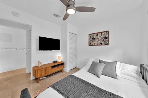 Villa ou maison à vendre à Fort Lauderdale, Floride: 5 chambres, 147.44 m2 № 2084524 - photo 9