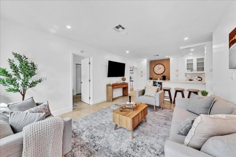 Villa ou maison à vendre à Fort Lauderdale, Floride: 5 chambres, 147.44 m2 № 2084524 - photo 3