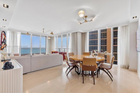 Condominio en venta en Sunny Isles Beach, Florida, 3 dormitorios, 254.18 m2 № 2008253 - foto 14