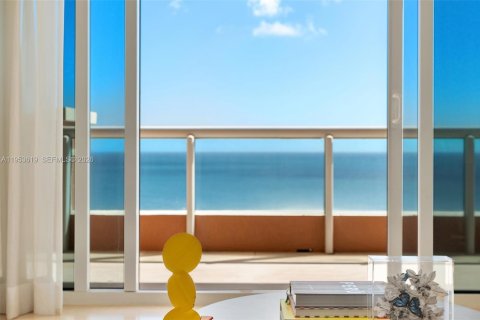 Condominio en venta en Sunny Isles Beach, Florida, 3 dormitorios, 254.18 m2 № 2008253 - foto 4
