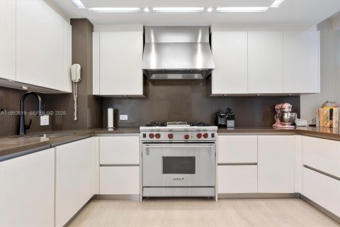 Condominio en venta en Sunny Isles Beach, Florida, 3 dormitorios, 254.18 m2 № 2008253 - foto 17