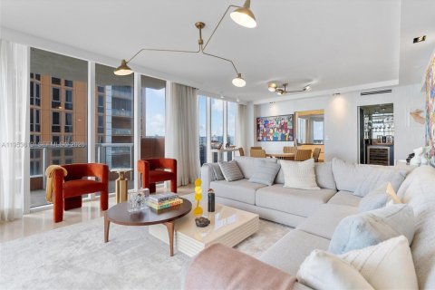 Condominio en venta en Sunny Isles Beach, Florida, 3 dormitorios, 254.18 m2 № 2008253 - foto 11