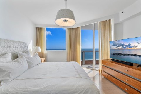 Condominio en venta en Sunny Isles Beach, Florida, 3 dormitorios, 254.18 m2 № 2008253 - foto 28