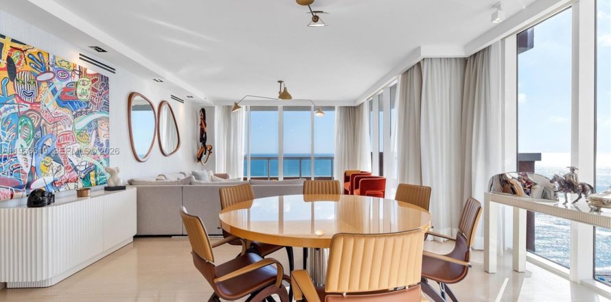 Condominio en Sunny Isles Beach, Florida, 3 dormitorios № 2008253