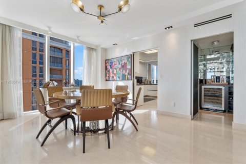 Condominio en venta en Sunny Isles Beach, Florida, 3 dormitorios, 254.18 m2 № 2008253 - foto 13